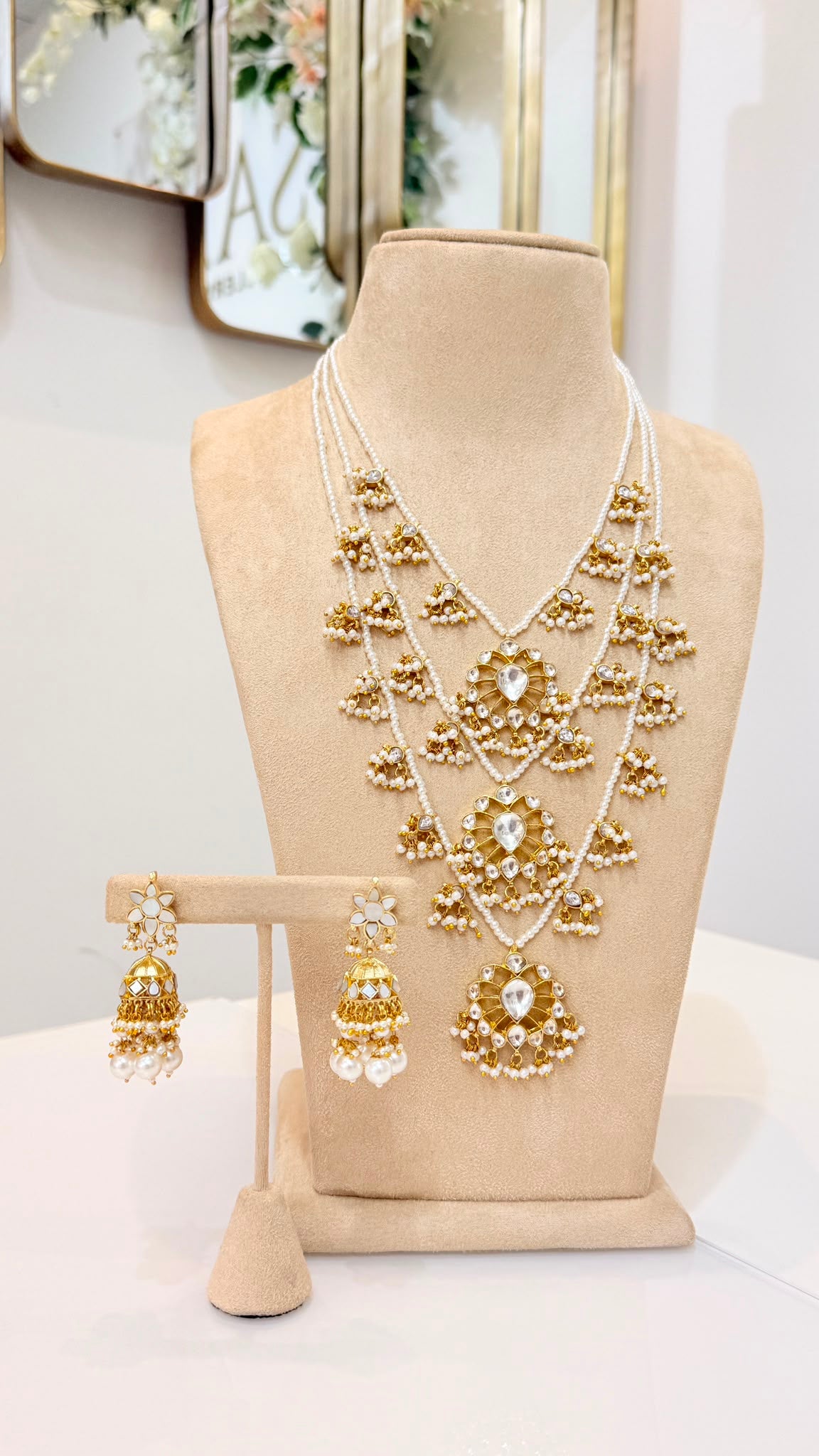 Elegant Gold-Tone Pearl & Kundan Bridal Necklace Set with Jhumka Earrings