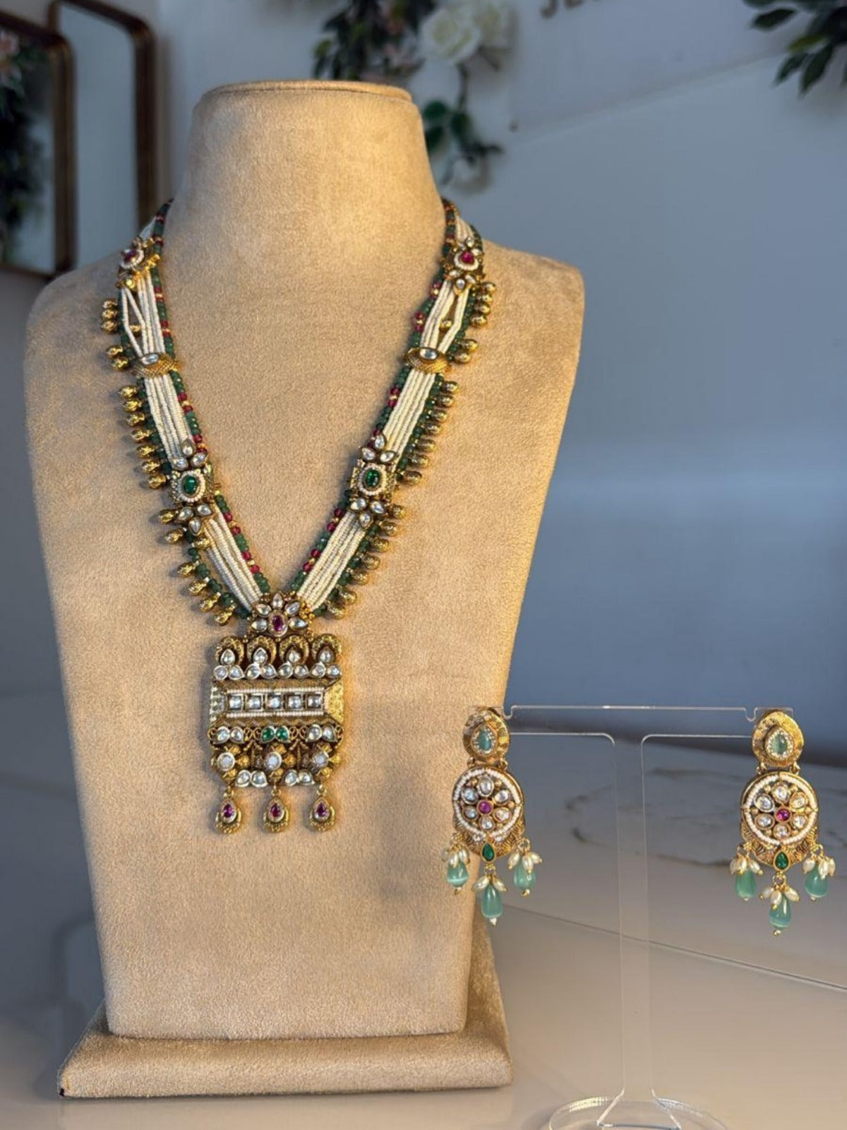 Traditional Kundan Mala with Mint Accents