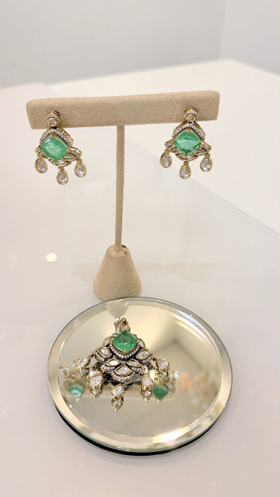 Emerald Green Kundan Style Drop Earrings with Maang Tikka