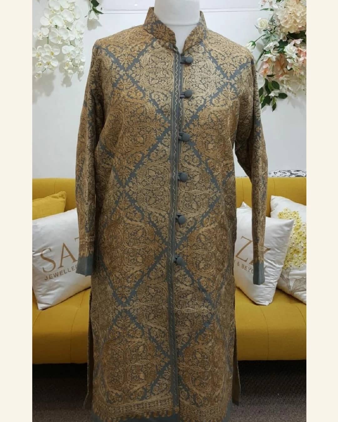 Antique Gold & Grey Diamond Patterned Aari Embroidered Wool Jacket
