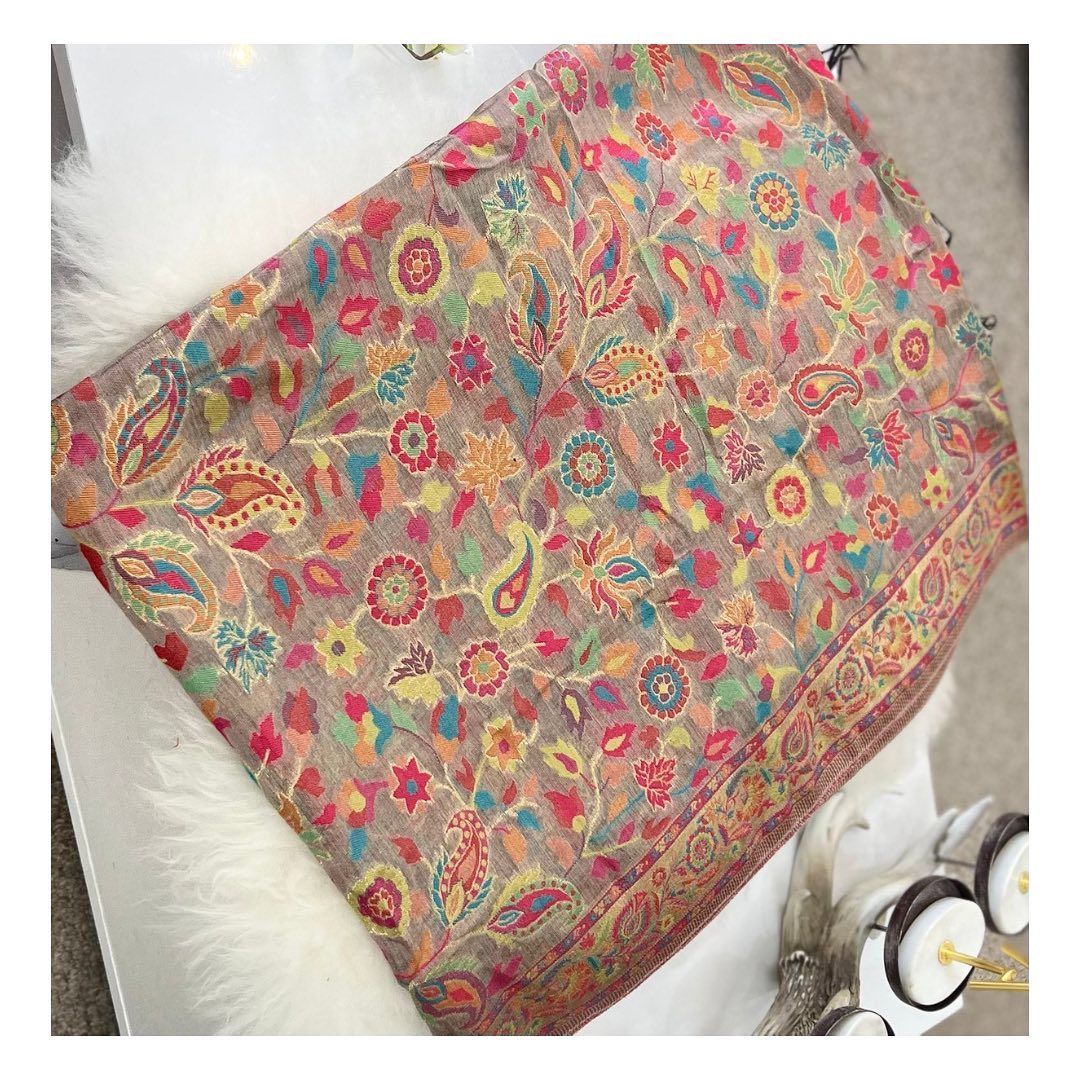 Exquisite Kashmiri Jamawar Style Wrap – Vibrant All-Over Needlework Stole