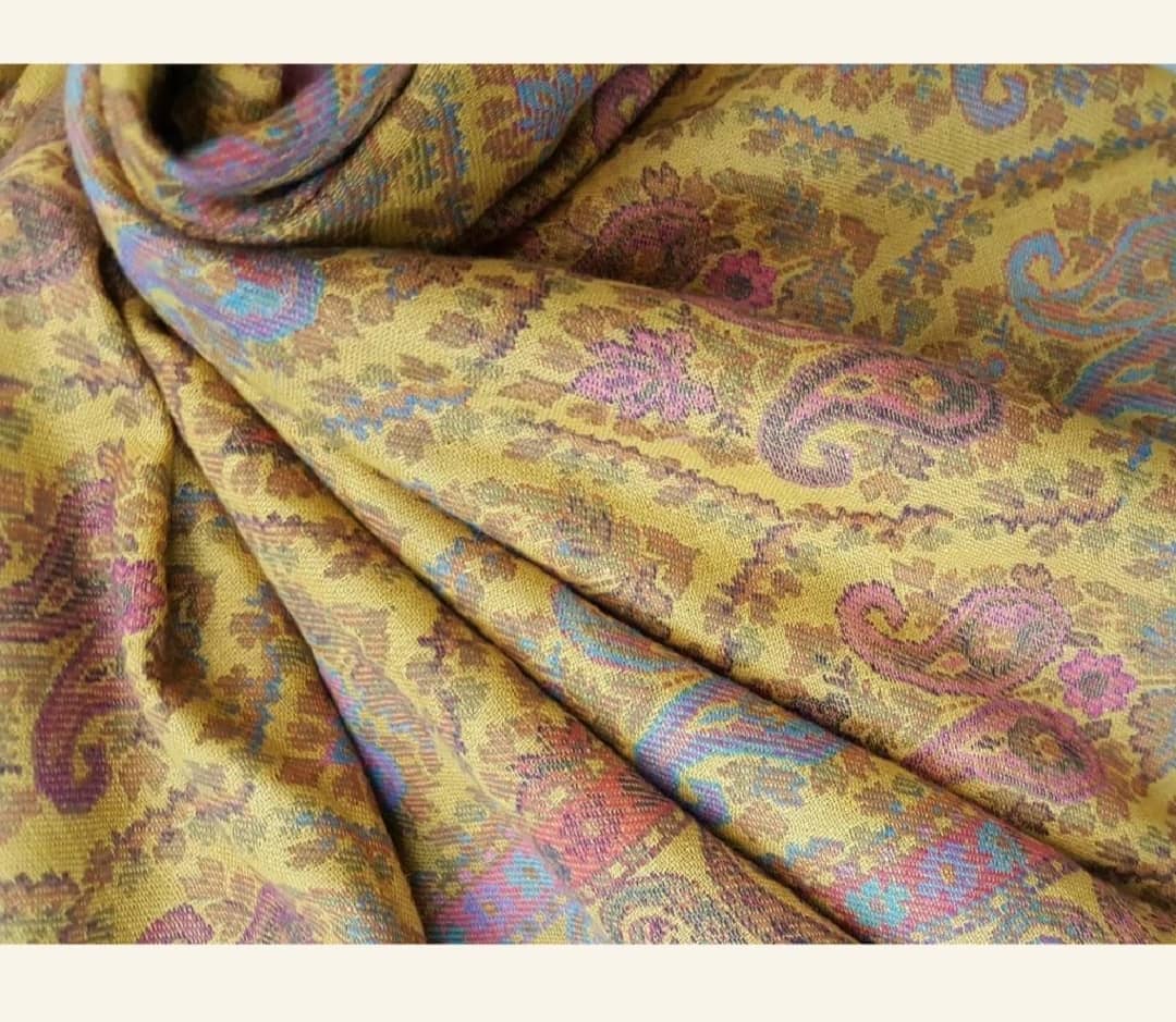 Golden Ochre Paisley Jacquard Wrap – Traditional Heritage Print