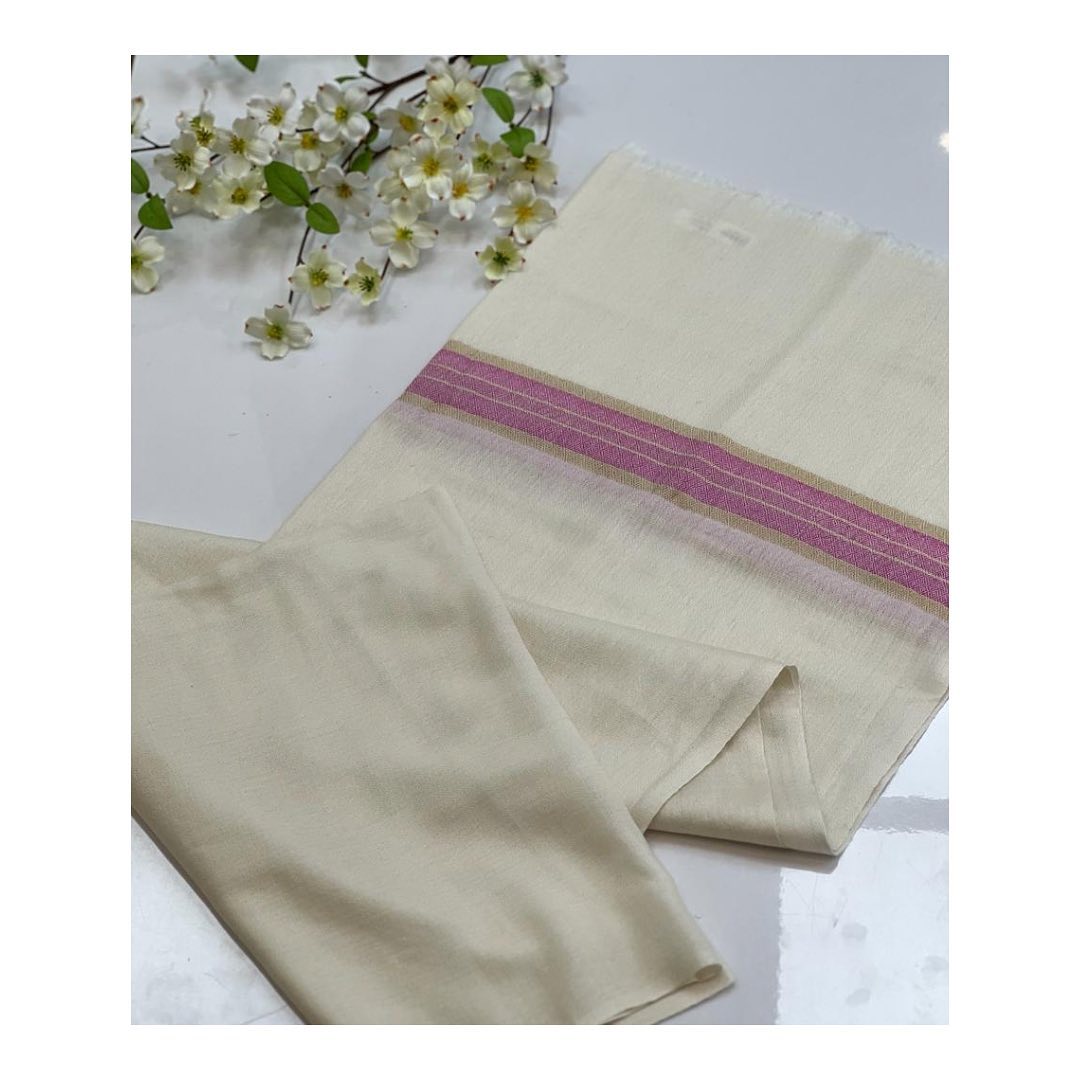 Classic Off-White Cashmere Scarf with Magenta Stripe Detail