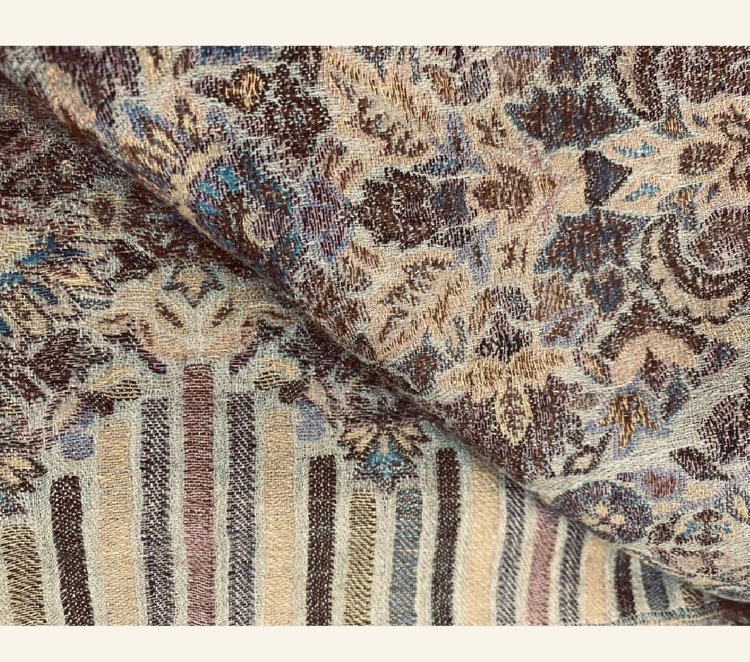 Vintage Floral Jacquard Pashmina – Earthy Tones & Intricate Weave