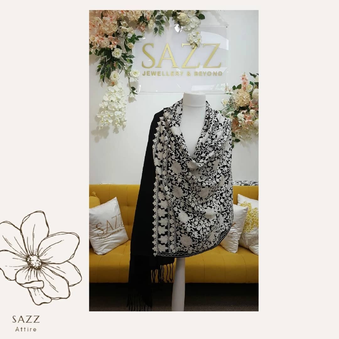 Heritage Black & White Full-Body Aari Embroidered Woolen Shawl